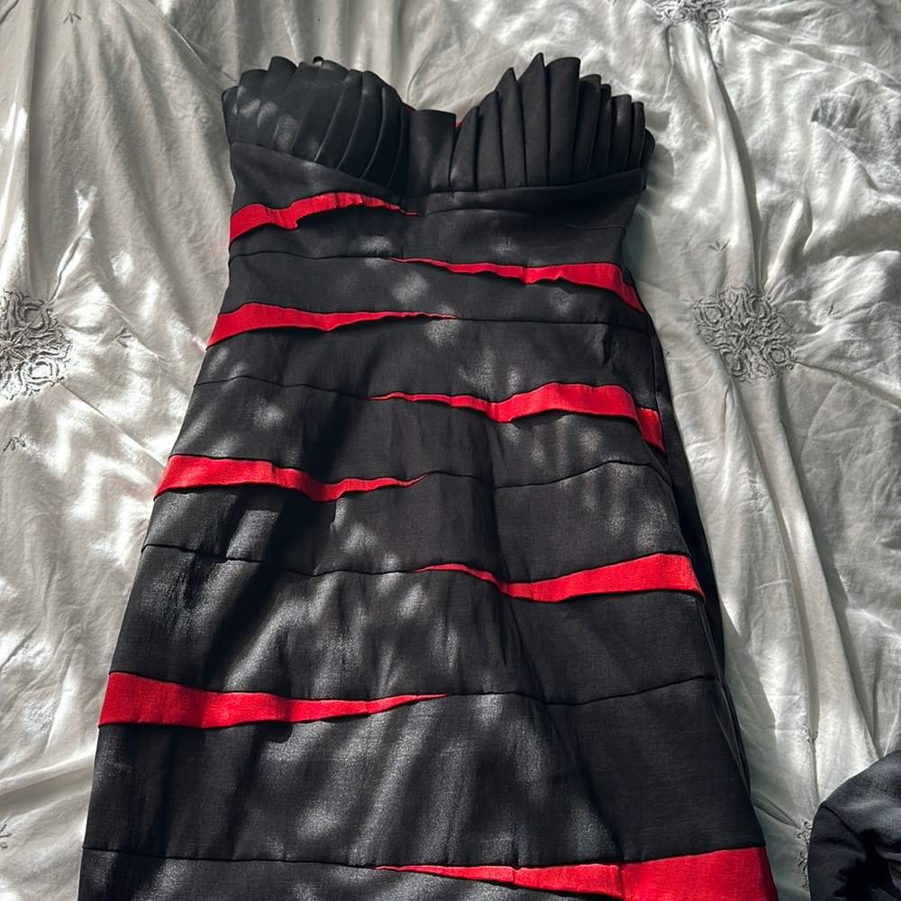 Betsy&Adam black and red strapless dress